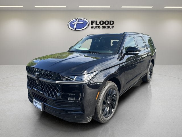 New 2026 Lincoln Navigator L Reserve w/ Jet Appearance Package AWD/4WD image 3