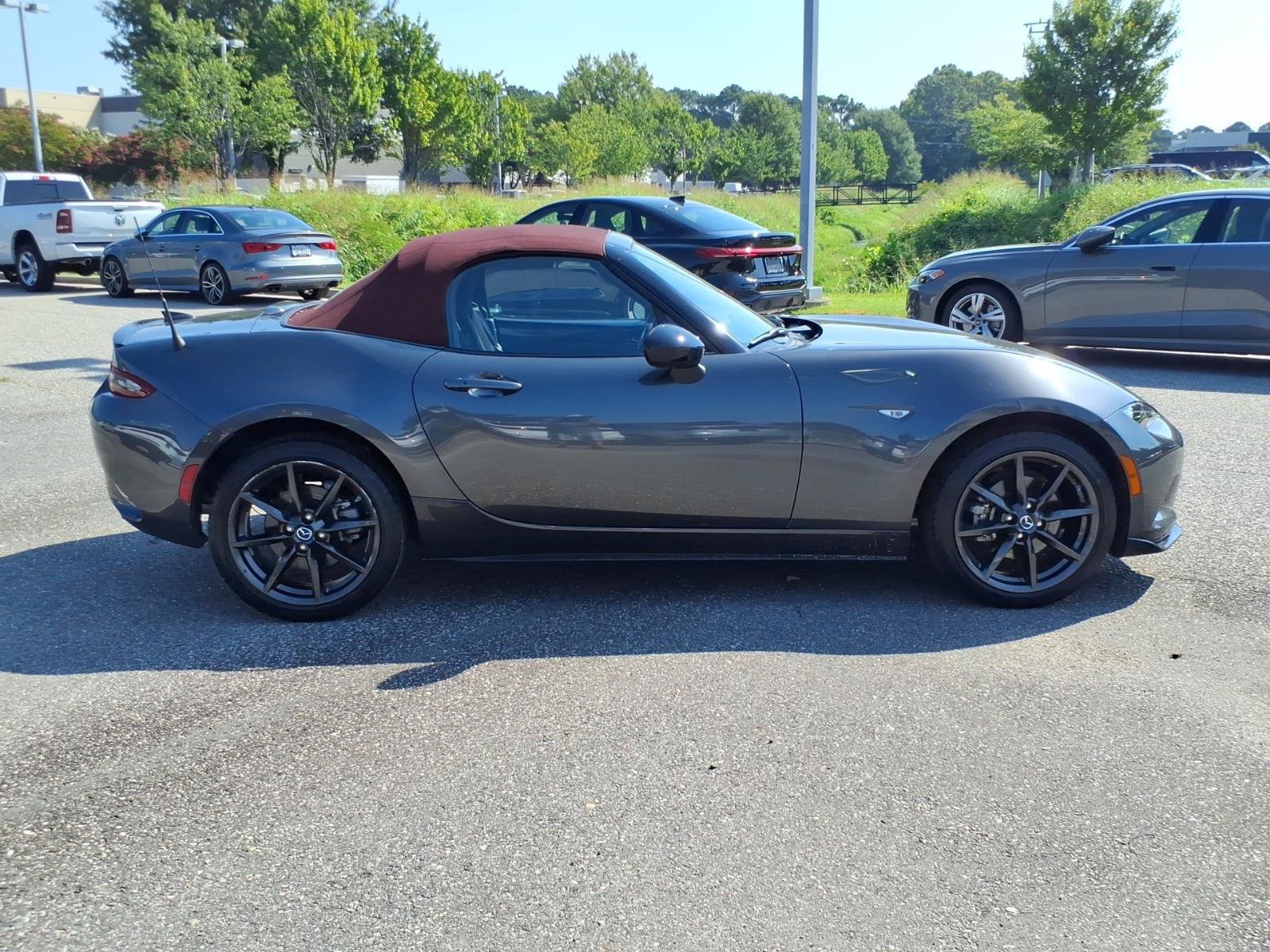 Used 2018 MAZDA MX-5 Miata Club RWD image 7