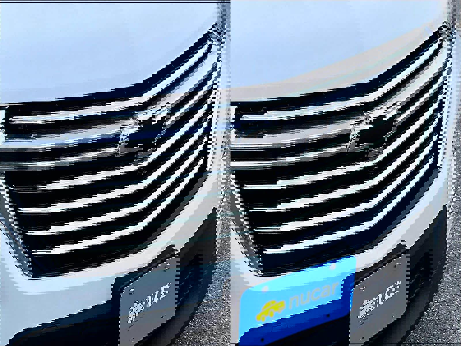 Used 2023 Chevrolet Traverse Premier w/ LPO, Floor Liner Package AWD/4WD image 32