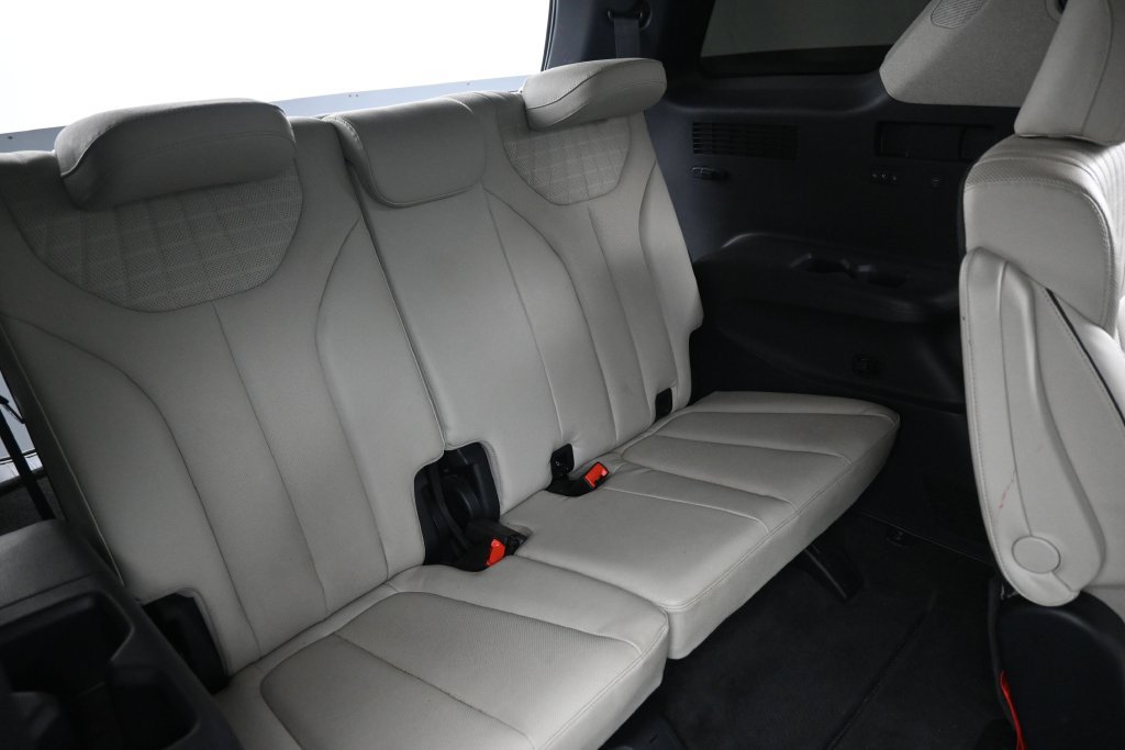 Used 2023 Hyundai Palisade Limited w/ Cargo Package FWD image 35
