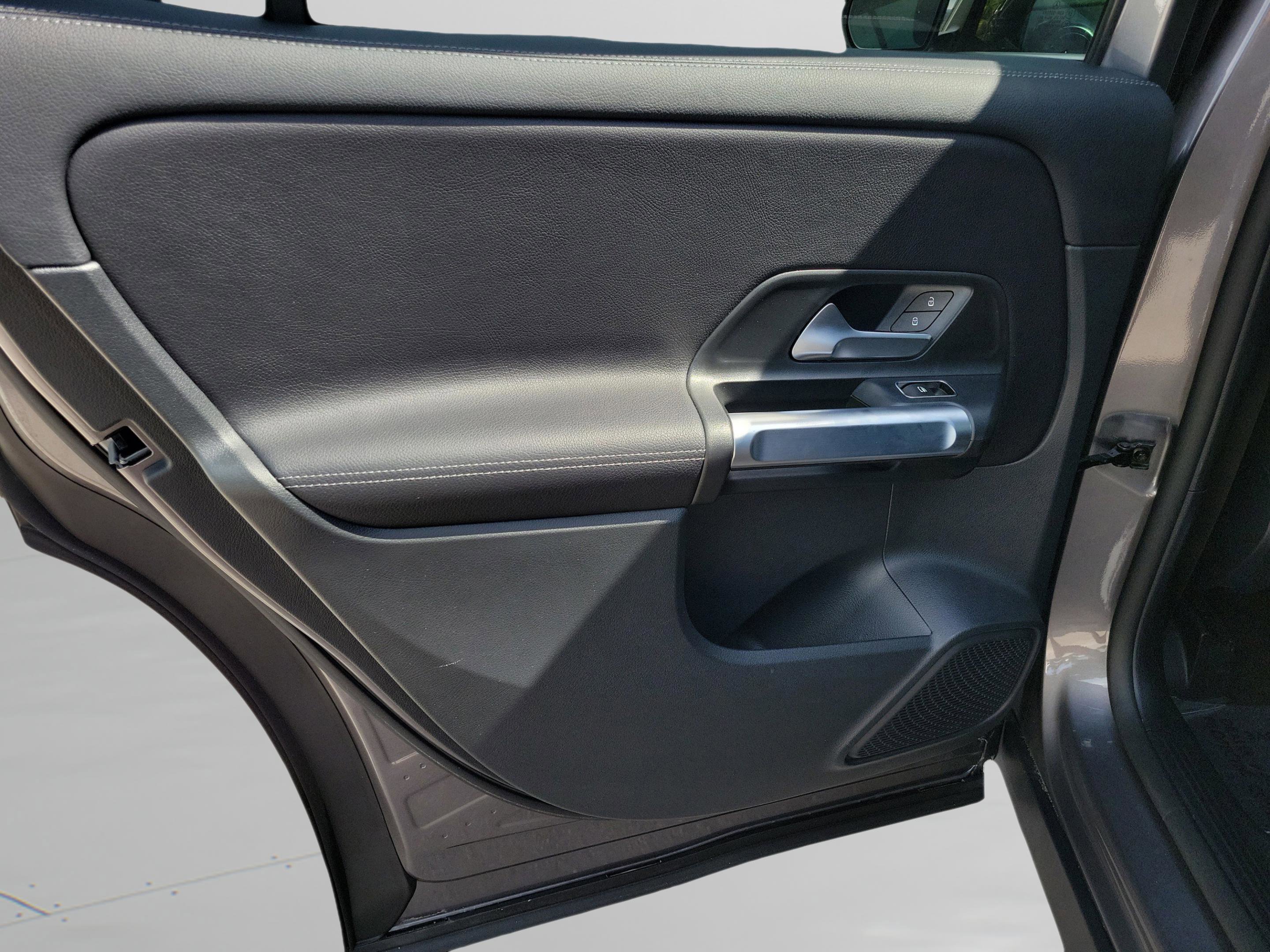 Certified 2022 Mercedes-Benz GLB 250 image 7