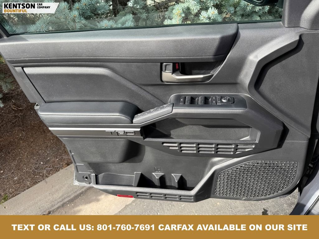 Used 2025 Toyota Tacoma TRD Sport image 21