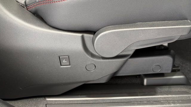 New 2026 Chevrolet Traverse RS image 28