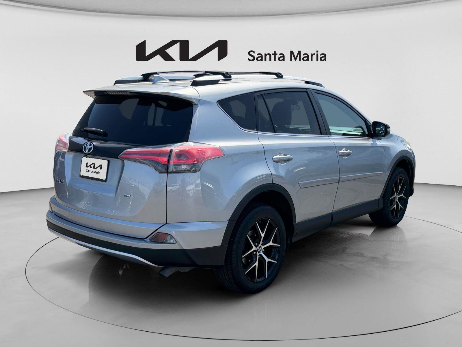 Used 2016 Toyota RAV4 SE FWD image 8