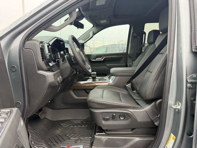 New 2026 Chevrolet Silverado 1500 RST w/ Dark Appearance Package image 26