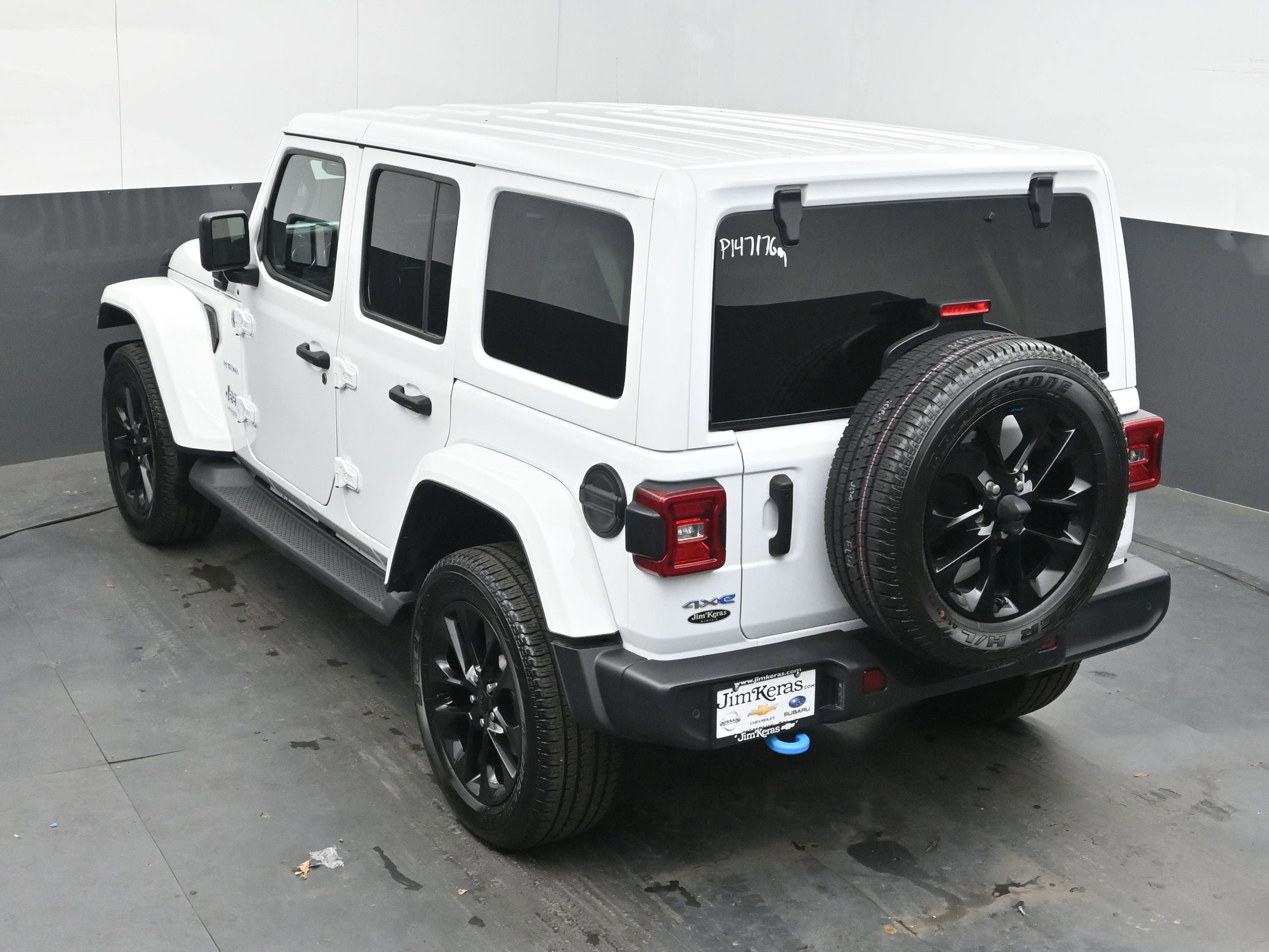 Used 2022 Jeep Wrangler Unlimited Sahara w/ Cold Weather Group AWD/4WD image 38