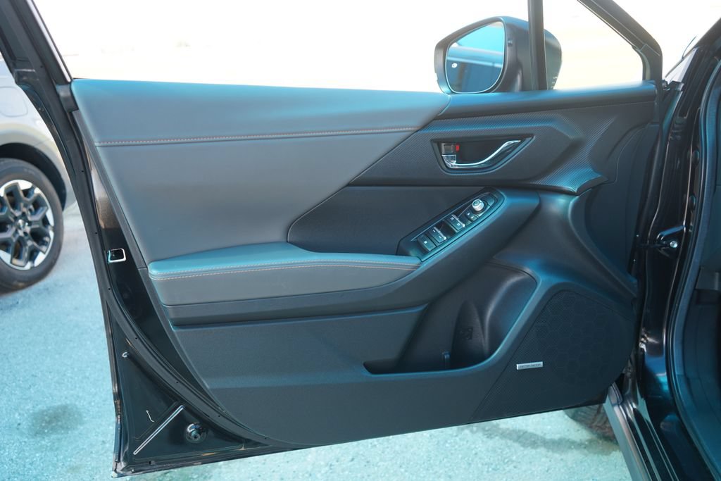 Used 2024 Subaru Crosstrek 2.5i Limited w/ Crosstrek Mirror Package AWD/4WD image 15