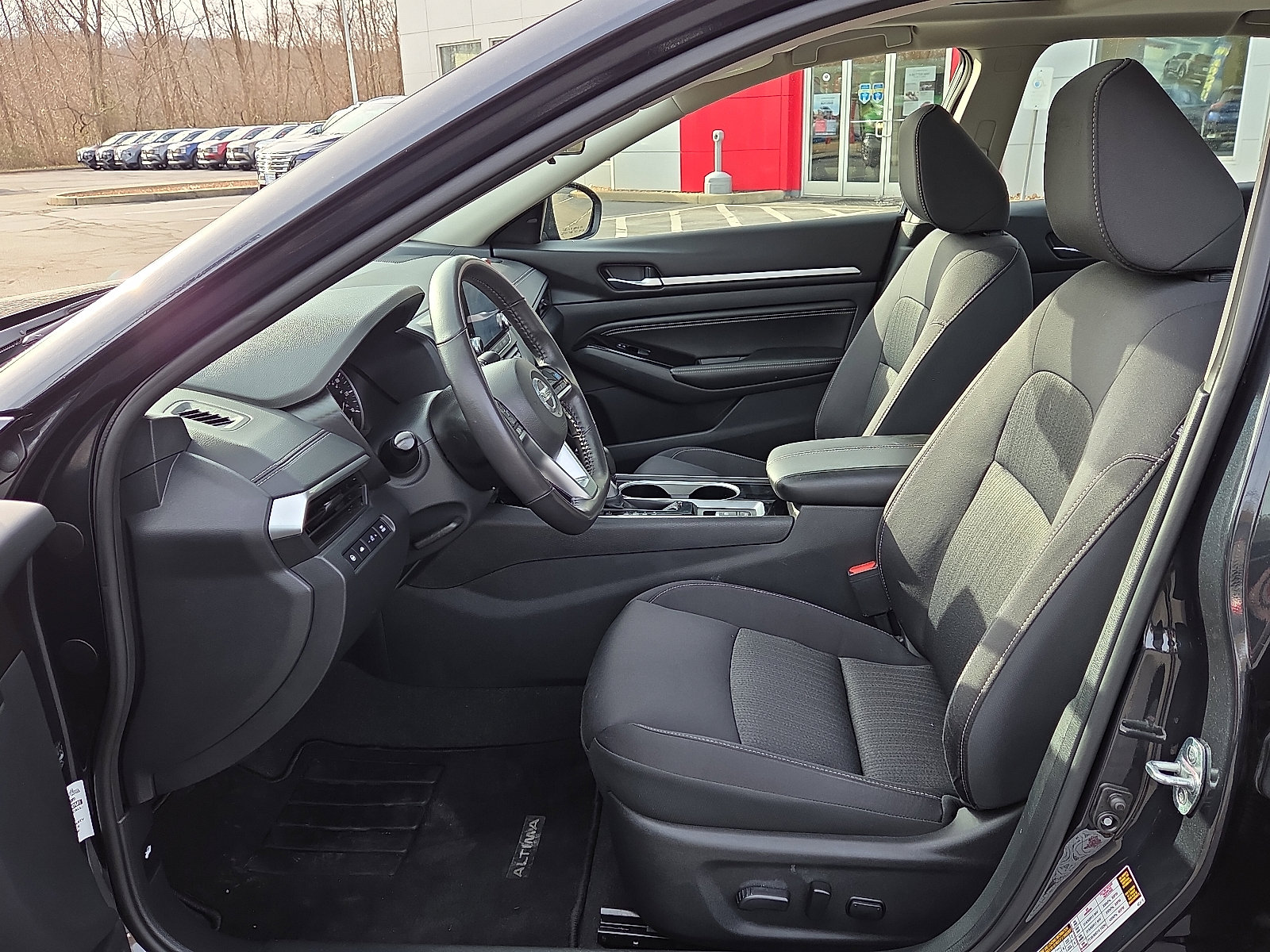 Used 2022 Nissan Altima 2.5 SV w/ SV Premium Package image 14