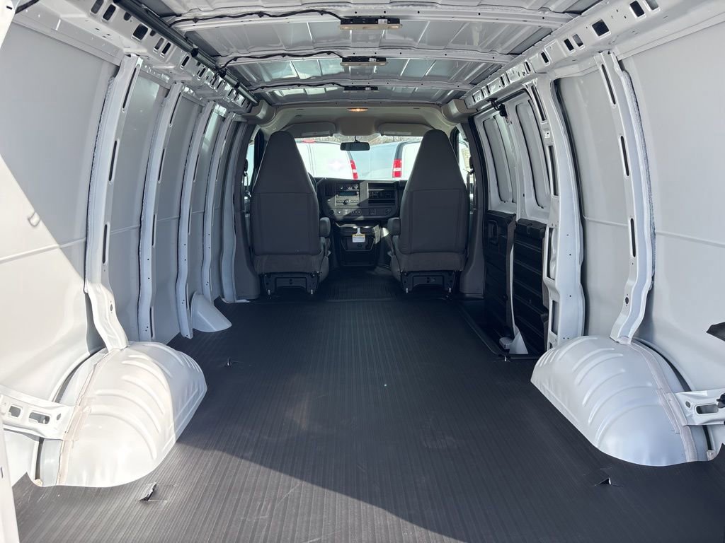 New 2025 Chevrolet Express 2500 w/ Driver Convenience Package image 32