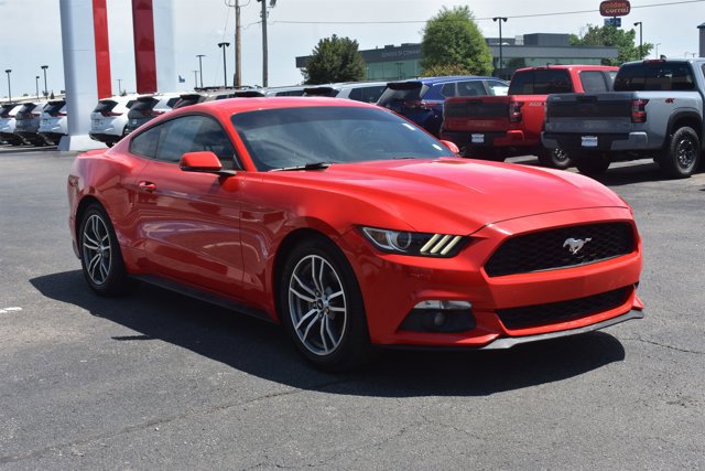Used 2016 Ford Mustang Premium RWD image 3