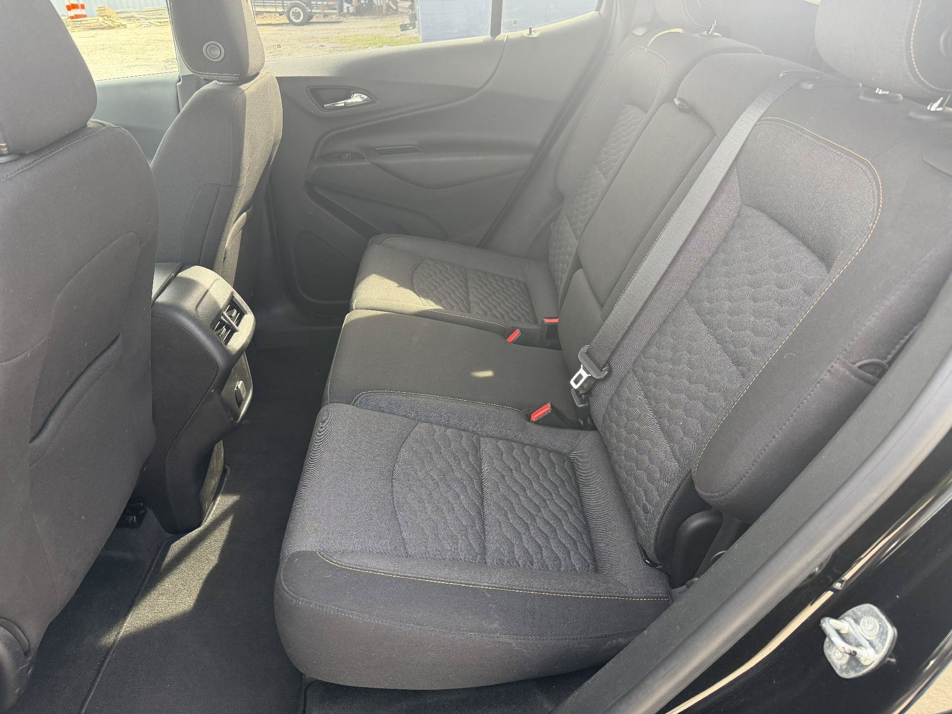 Used 2018 Chevrolet Equinox LT FWD image 13