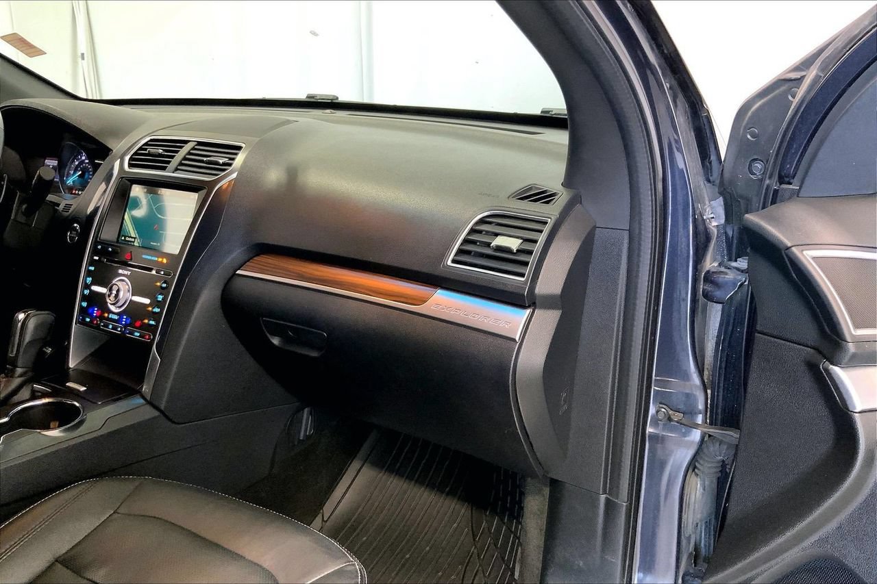 Used 2017 Ford Explorer Limited FWD image 16