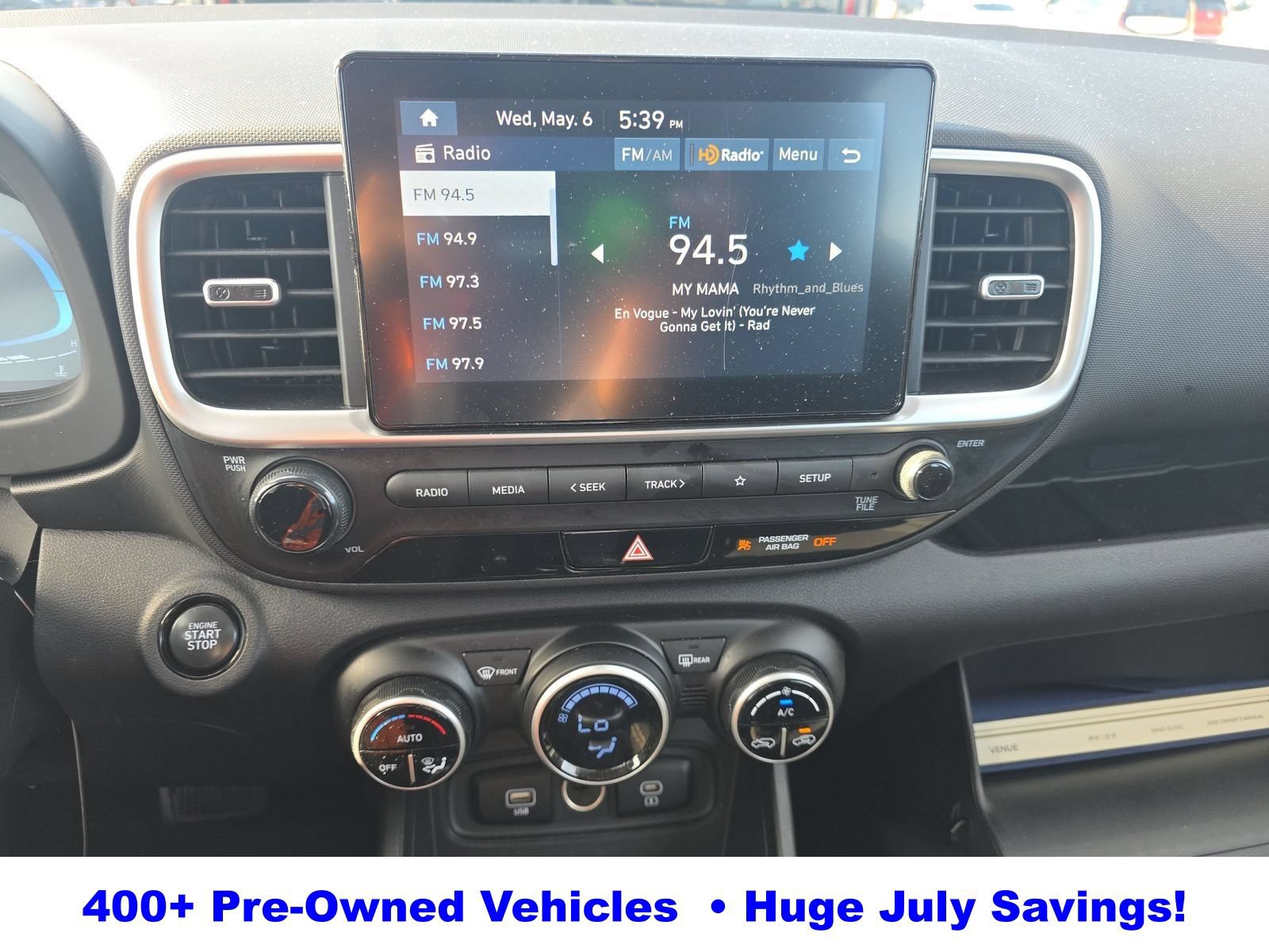 Used 2025 Hyundai Venue SEL FWD image 11