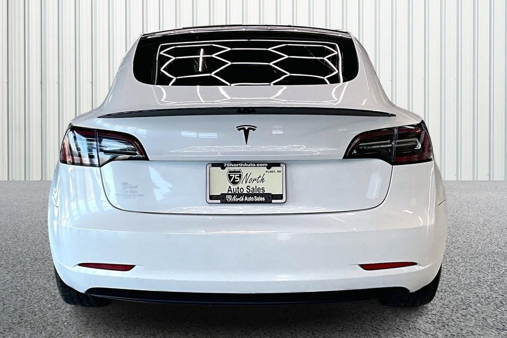 Used 2019 Tesla Model 3 Standard Range Plus image 5