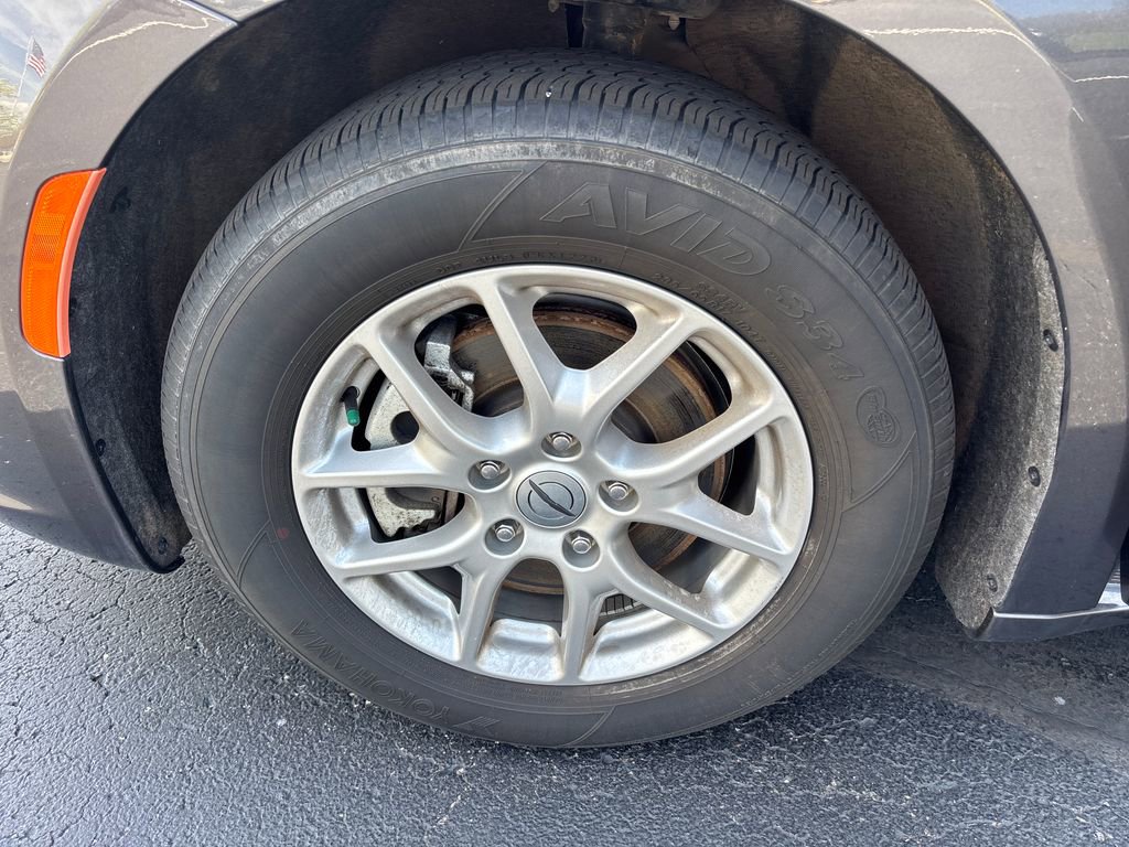 Used 2023 Chrysler Pacifica Touring-L image 29