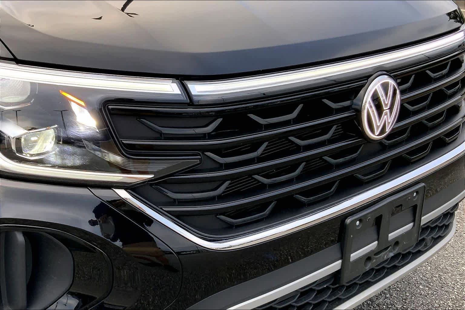 Used 2026 Volkswagen Atlas Cross Sport SE FWD image 28