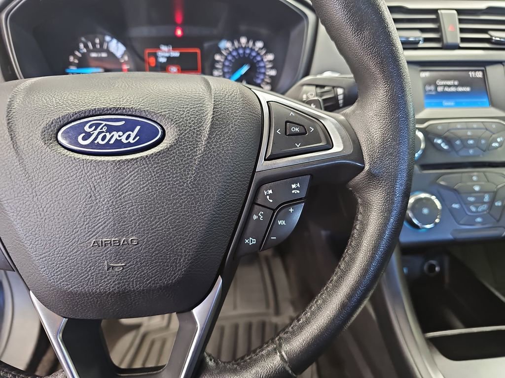 Used 2018 Ford Fusion SE w/ Equipment Group 201A image 17