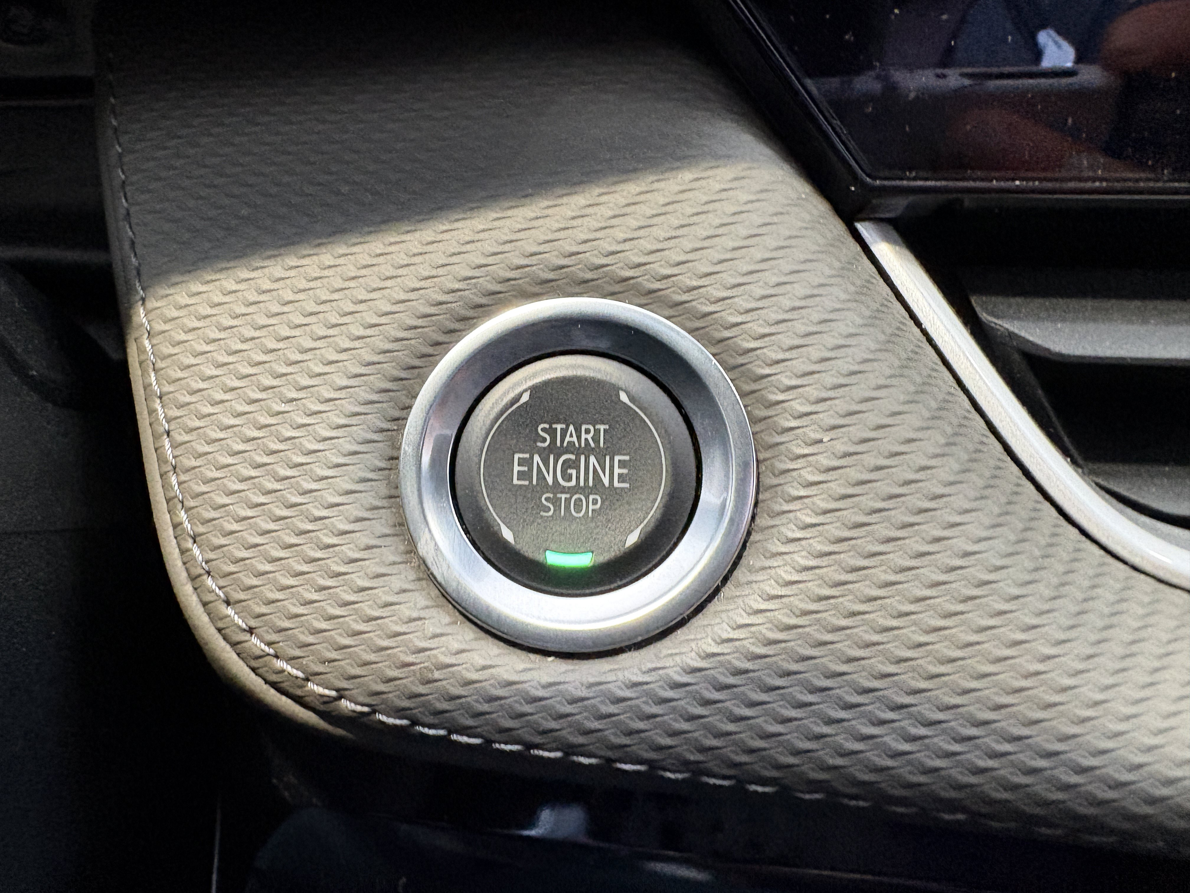 Used 2025 Chevrolet Equinox LT w/ Convenience Package II FWD image 14