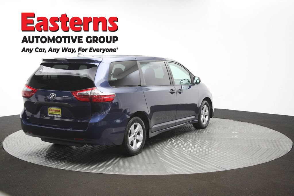 Used 2020 Toyota Sienna L FWD image 41