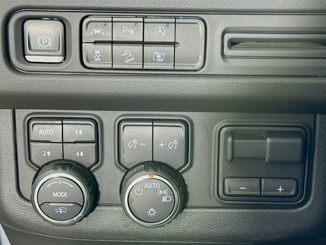Used 2024 Chevrolet Suburban Z71 w/ Off-Road Capability Package AWD/4WD image 11