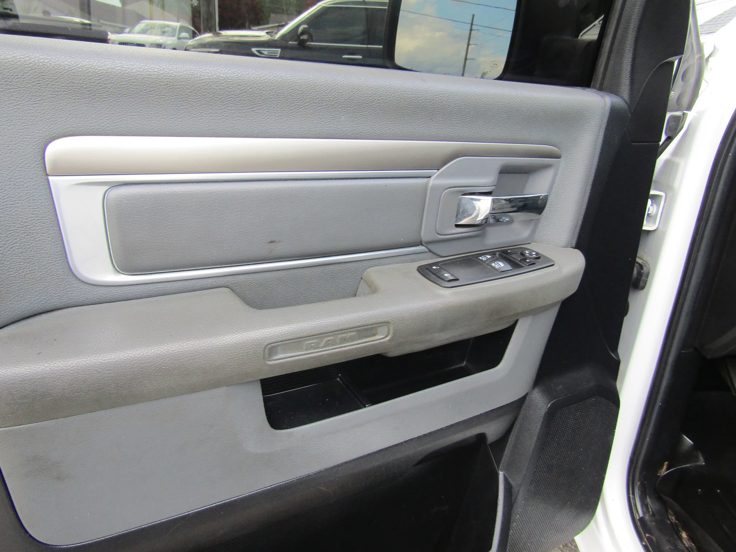 Used 2014 RAM 1500 Tradesman w/ Power & Remote Entry Group RWD image 17