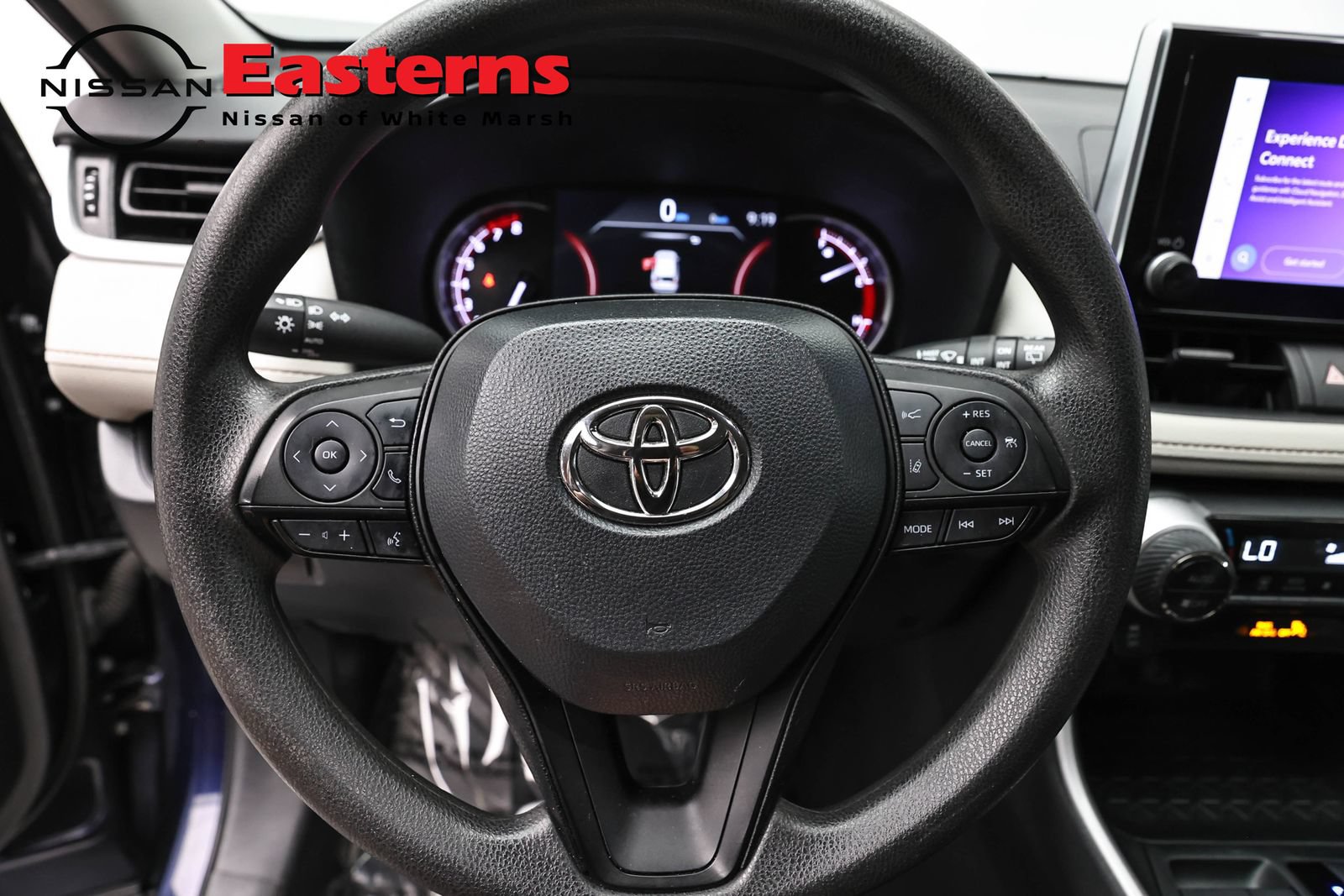 Used 2024 Toyota RAV4 XLE FWD image 10