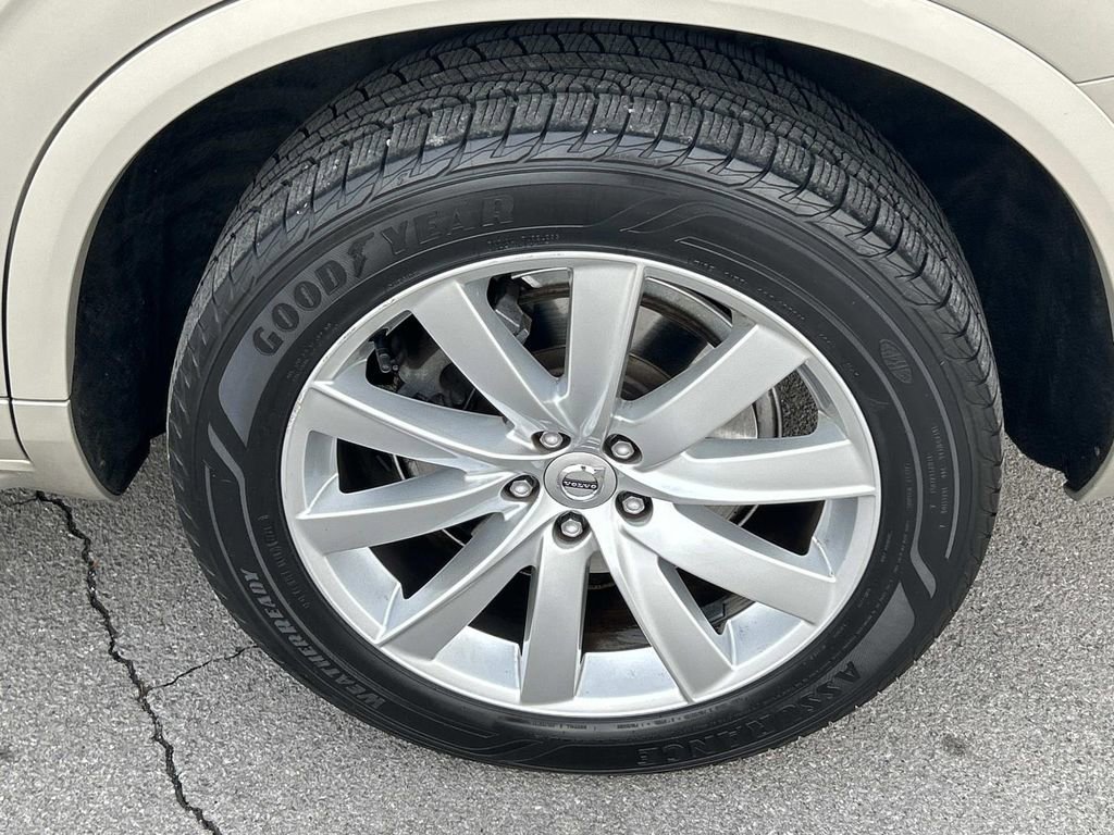 Used 2016 Volvo XC90 T6 Momentum image 15