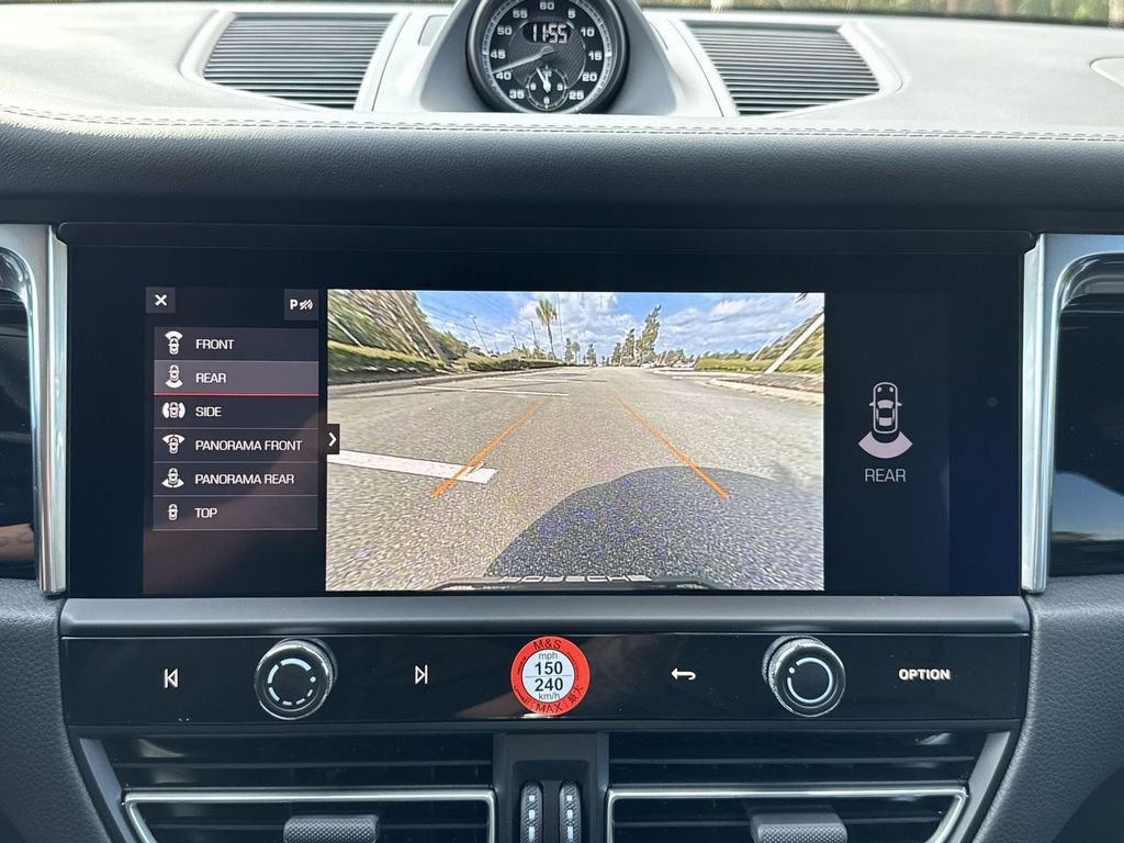 Certified 2026 Porsche Macan image 13