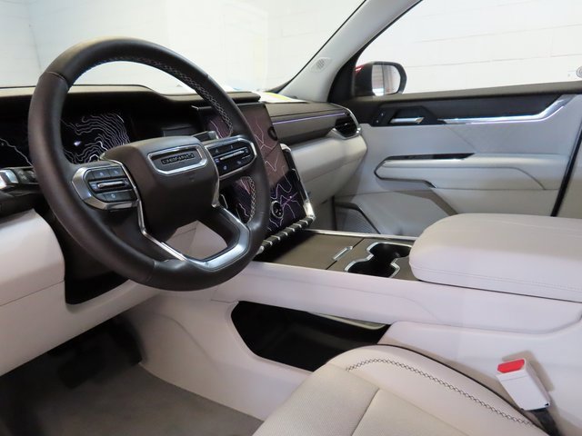 Used 2024 GMC Acadia Denali image 4