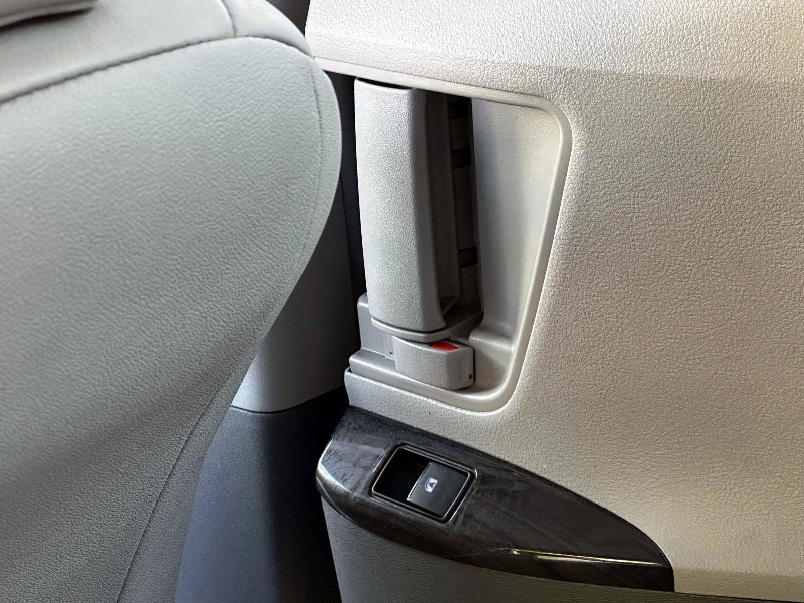 Certified 2019 Toyota Sienna XLE w/ XLE Navigation Package FWD image 20
