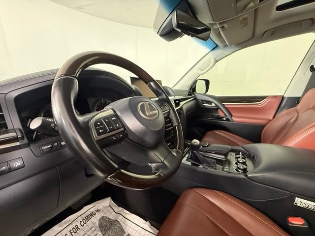 Used 2021 Lexus LX 570 4WD w/ Luxury Package image 6