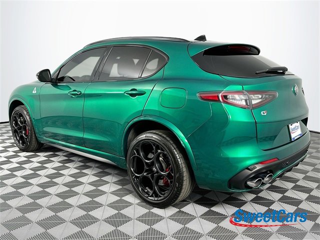 Used 2024 Alfa Romeo Stelvio Quadrifoglio image 5