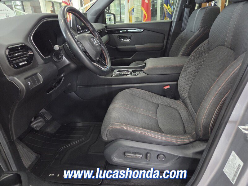Used 2024 Honda Pilot Sport image 7