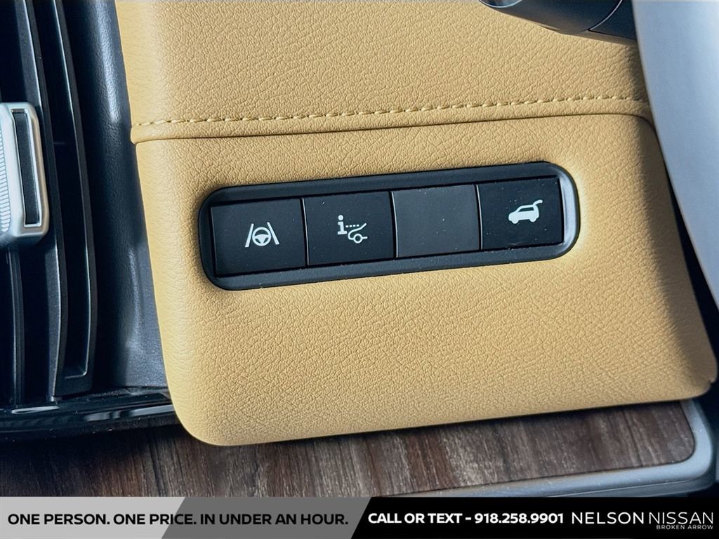 New 2025 Nissan Armada Platinum Reserve image 10