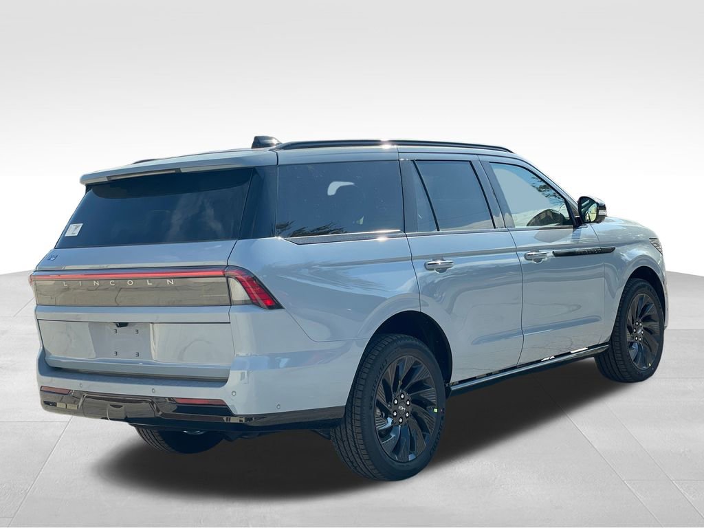 New 2025 Lincoln Navigator Reserve w/ Jet Appearance Package image 5