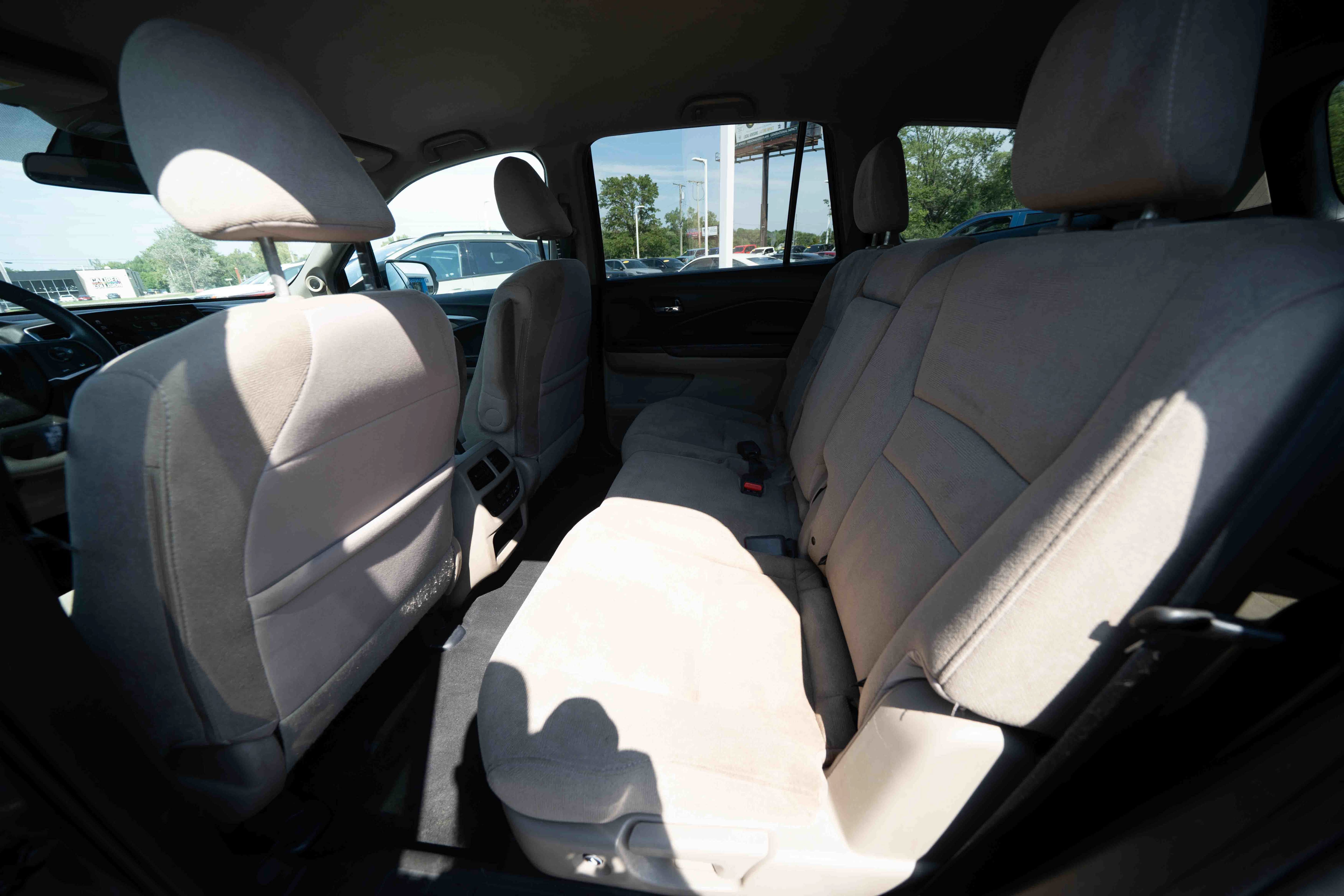 Used 2021 Honda Pilot EX image 23