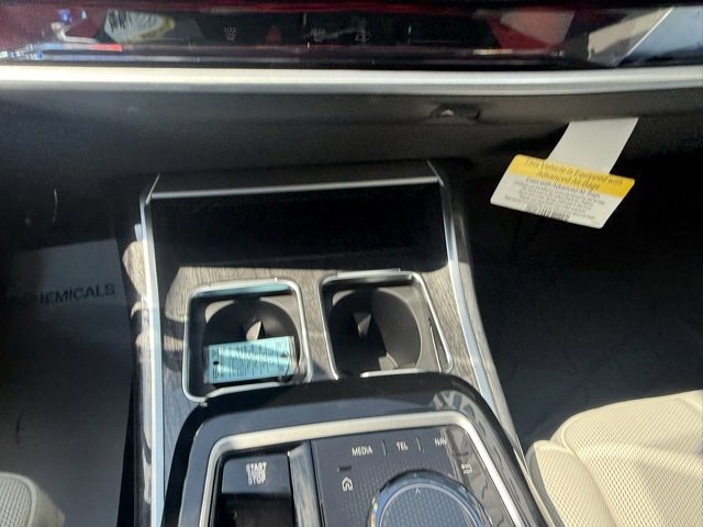 New 2026 BMW 750e xDrive w/ Premium Package image 14