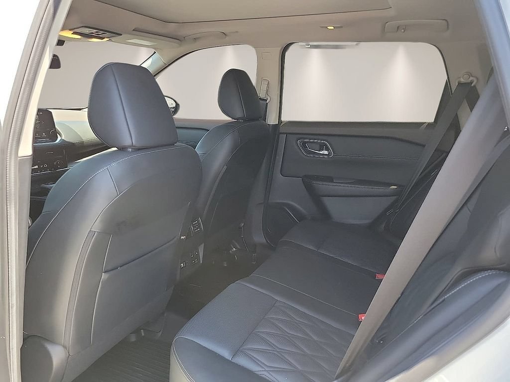 Used 2023 Nissan Rogue Platinum w/ Platinum Premium Package FWD image 8