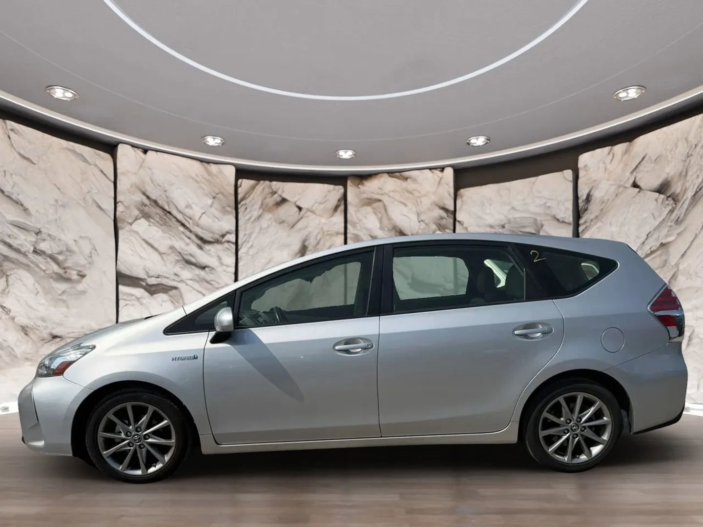 Used 2016 Toyota Prius V Five FWD image 5