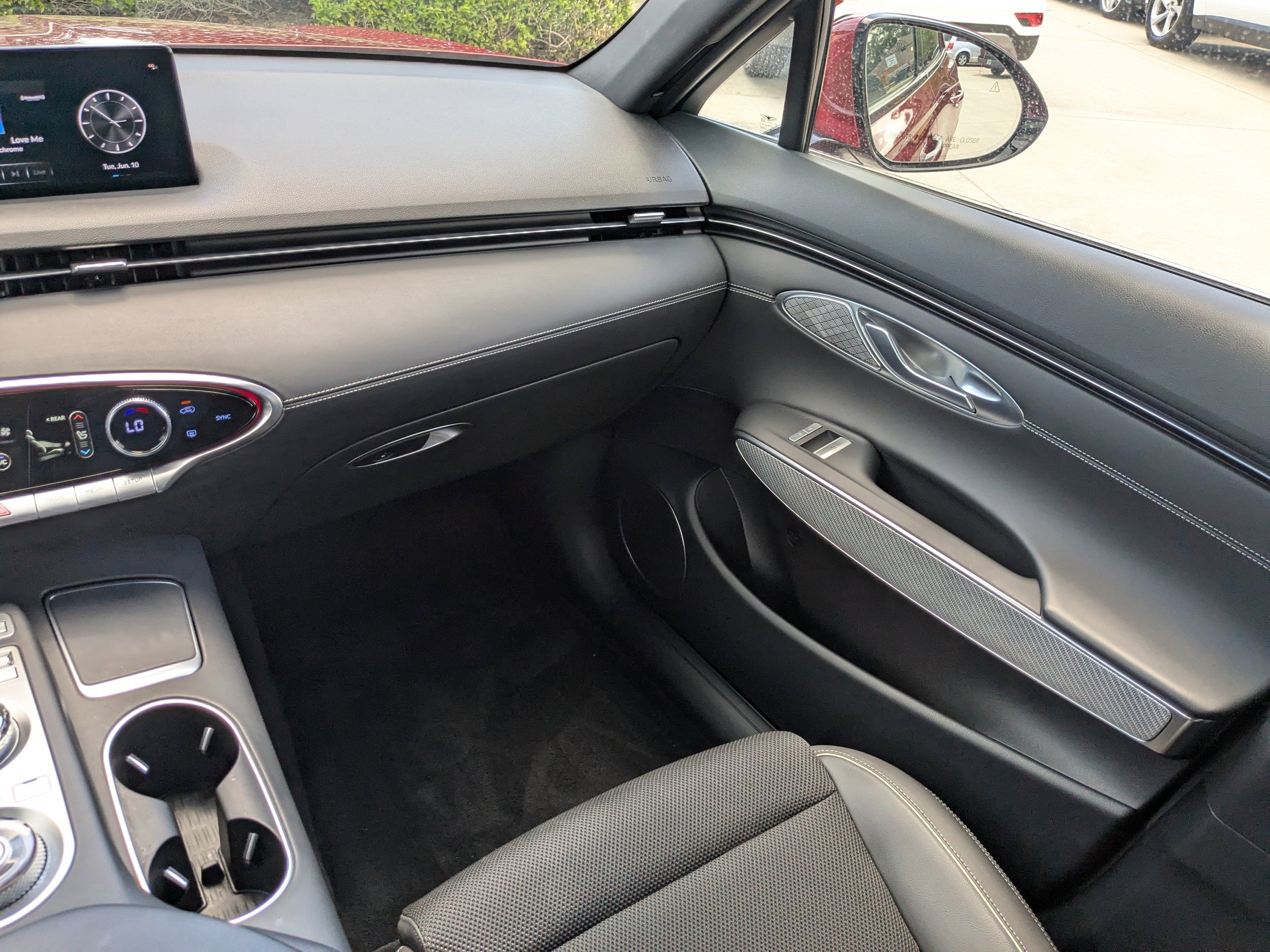 Used 2024 Genesis GV70 3.5T Sport image 13