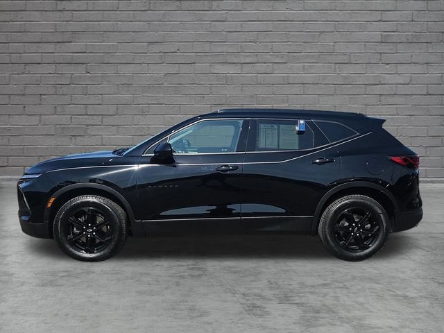 Used 2024 Chevrolet Blazer LT w/ Convenience Package AWD/4WD image 2