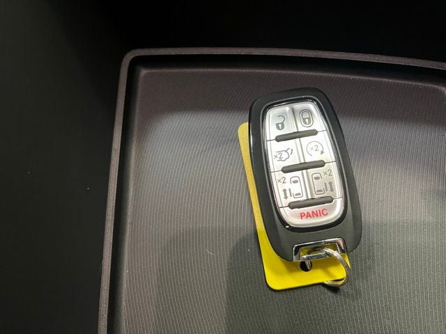 New 2026 Chrysler Pacifica Select FWD image 28