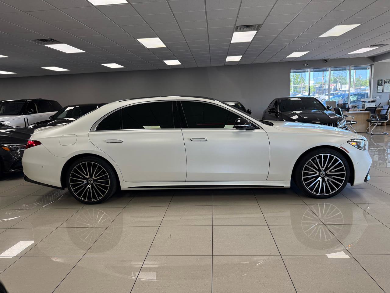 Used 2022 Mercedes-Benz S 580 4MATIC Sedan image 4
