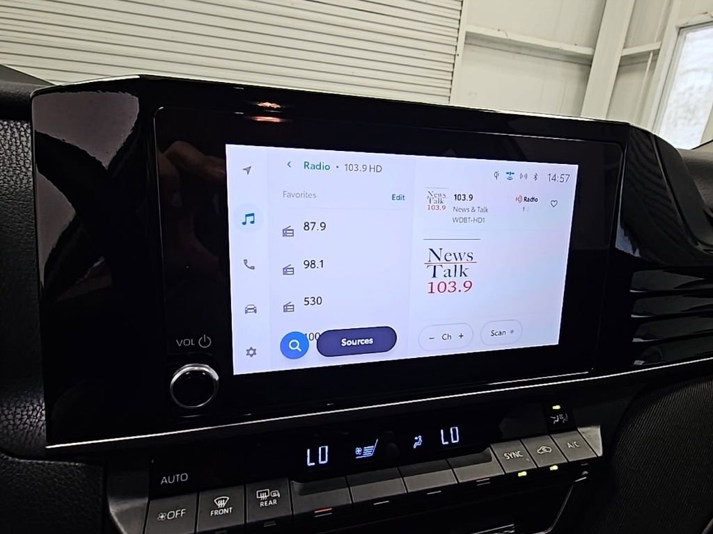 Used 2025 Toyota Camry LE FWD image 10