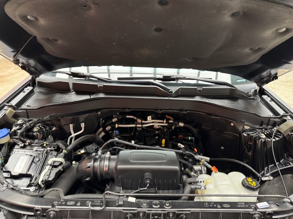 Used 2022 Ford Explorer XLT image 28
