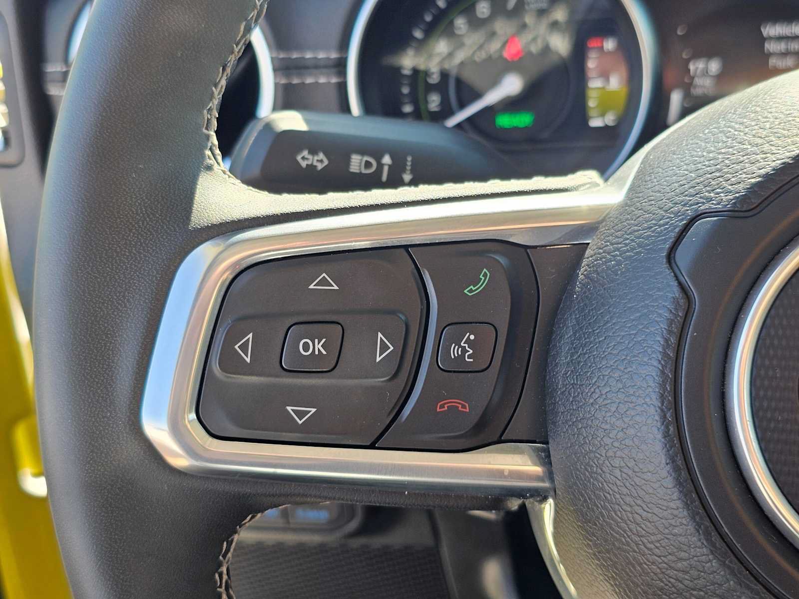 Used 2023 Jeep Wrangler Unlimited Sahara w/ Cold Weather Group AWD/4WD image 28