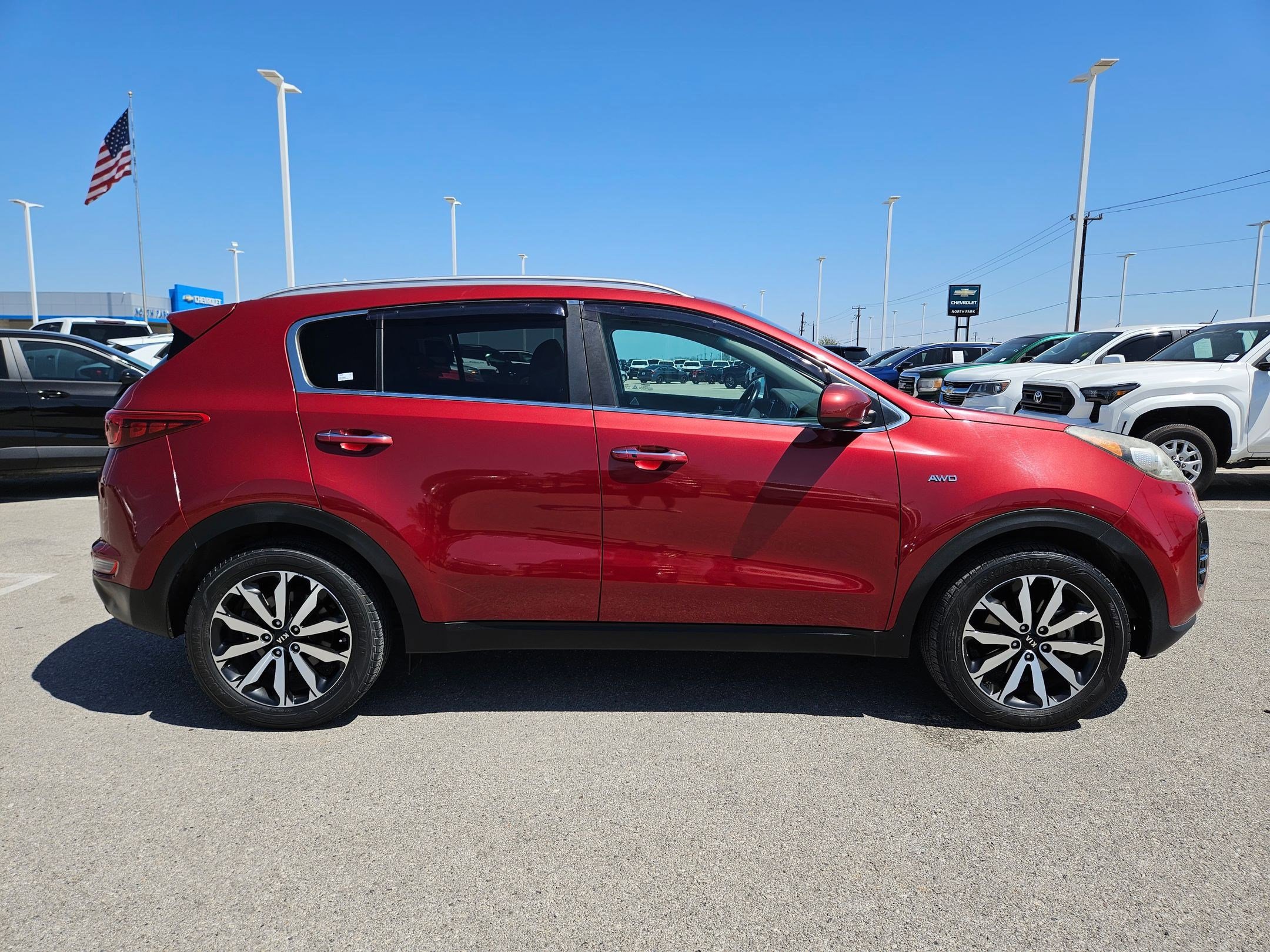 Used 2017 Kia Sportage EX image 2