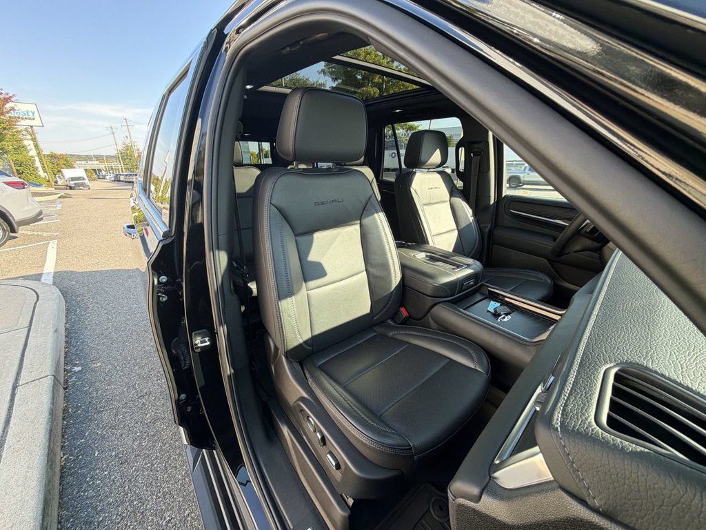 Used 2024 GMC Yukon Denali AWD/4WD image 26