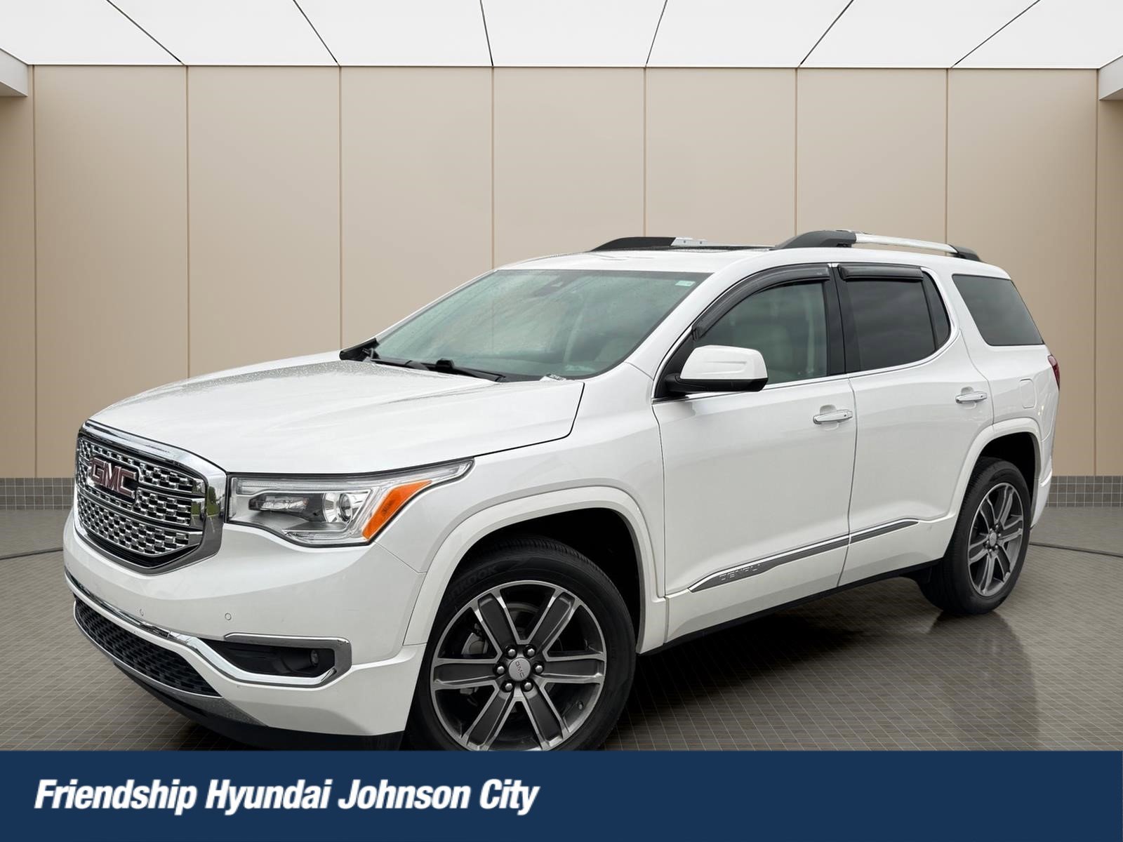 Used 2019 GMC Acadia Denali image 1