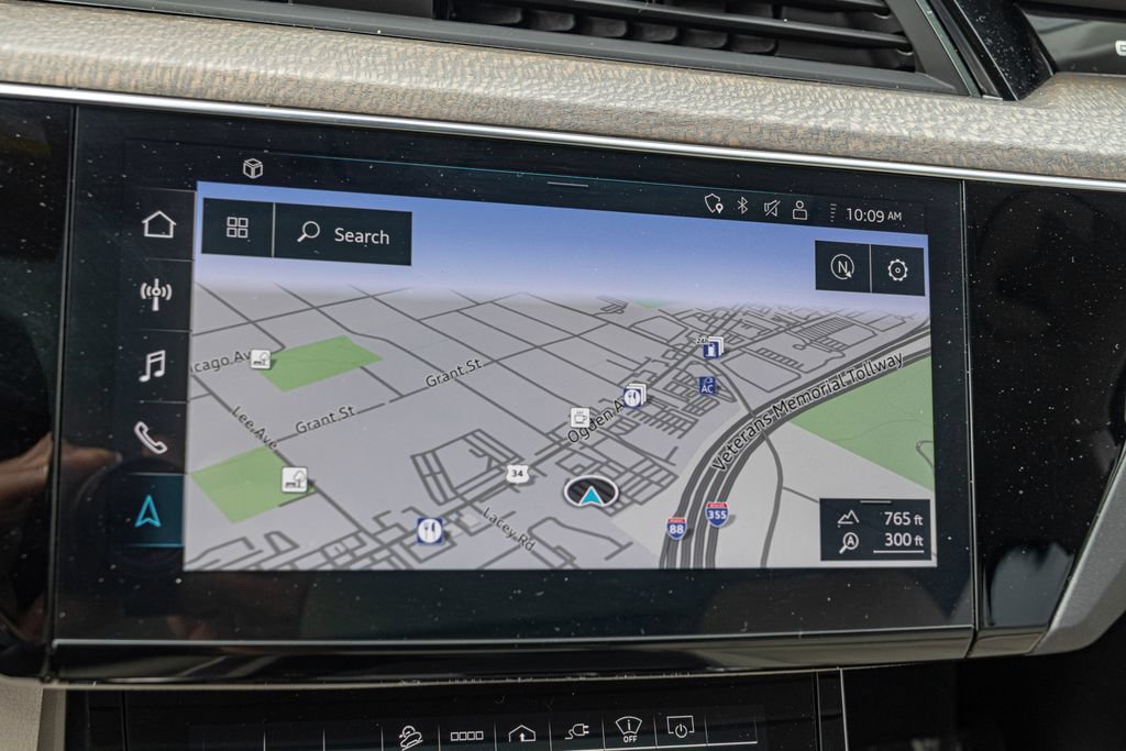 Used 2021 Audi e-tron Prestige w/ Prestige Package AWD/4WD image 17
